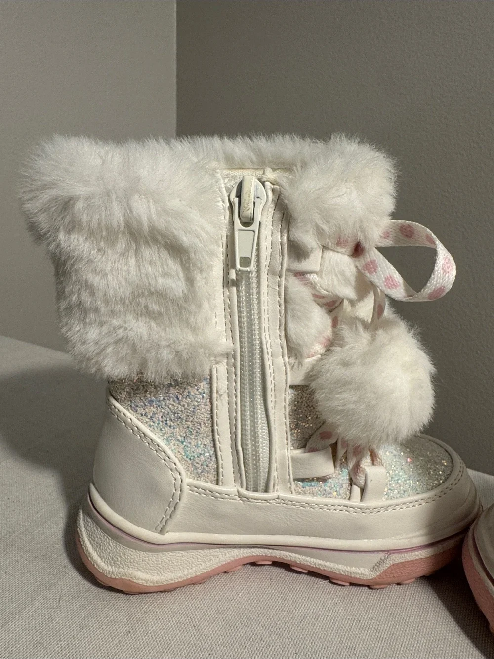 Sparkle-Faux Fur White Kids Winter Boots with Pink Accents